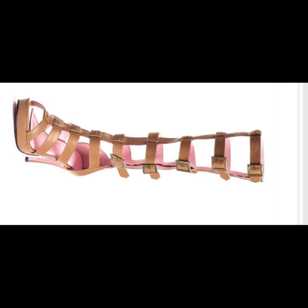 LEG AVENUE. Roman Straps Knee Sandal